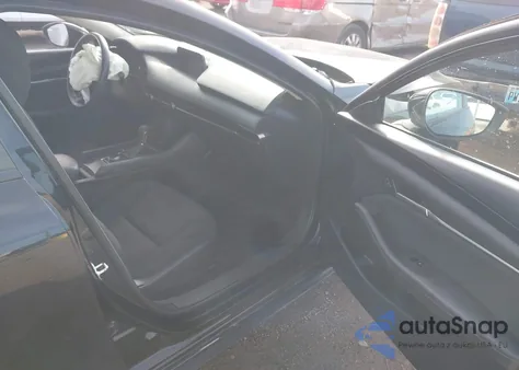 2021 Mazda Mazda3 2.5 S z USA, uszkodzony, nr VIN JM1BPAAL8M1334389